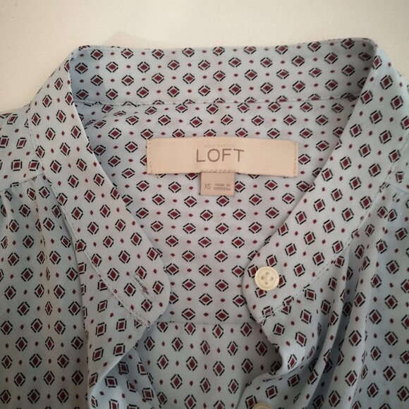 Anne Taylor Loft Ladies Long Sleeve Tab Collar Blouse - Picture 3 of 8